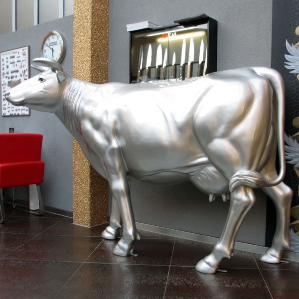 D&W Collection Deko Werbe Tier Figur Kuh Zenzi Kopf zur Seite silber Lack glatte Oberfläche einfarbig lackiert Kunst Cow Bauernhof Zoo Tierpark Garten Dekoration Werbung Skulptur Aufsteller günstig kaufen