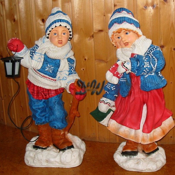 D&W Collection Deko Werbe Figur Kinder Winterkinder Mädchen und Jungen Menschen mit Lampe mit Buch Winter Schnee Schal Mütze Advent Weihnachten Garten Dekoration Hausdekoration Werbung günstig kaufen