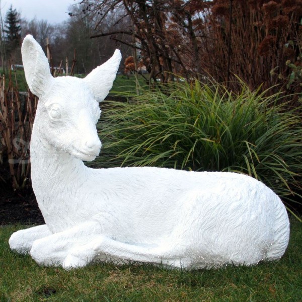 D&W Collection Deko Werbe Wald Wild Tier Figur Reh liegend einfarbig lackiert weiß Lack Roe Deer Garten Dekoration Werbung Tier Park Zoo Skulptur günstig online kaufen