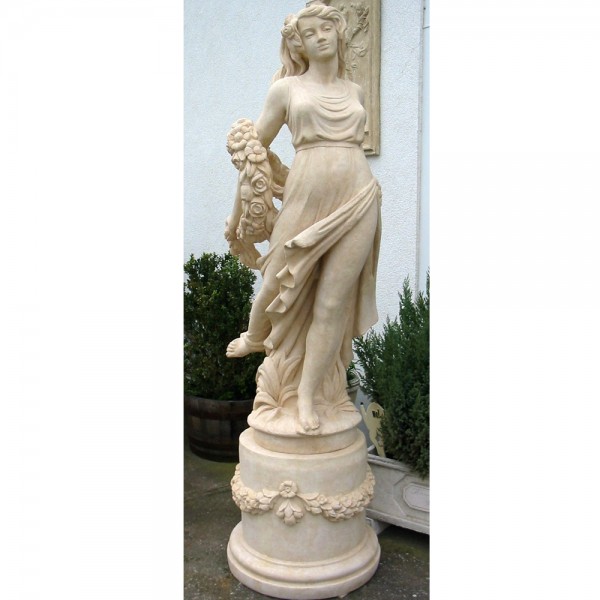 Skulptur Rosmarie 170 cm (lebensgroß) auf Sockel 50 cm