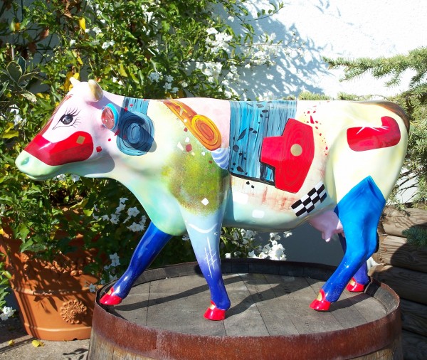 D&W Collection Deko Werbe Tier Figur Kuh mit Kunstbemalung Modern Art klein Kunst Cow Bauernhof Zoo Tierpark Garten Dekoration Werbung Skulptur Aufsteller günstig kaufen